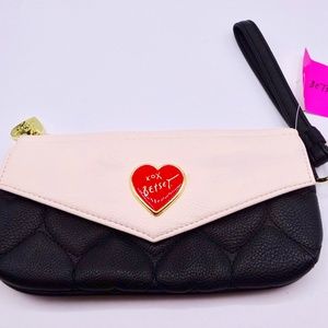 Betsey Johnson White Black Quilted Heart Wristlet